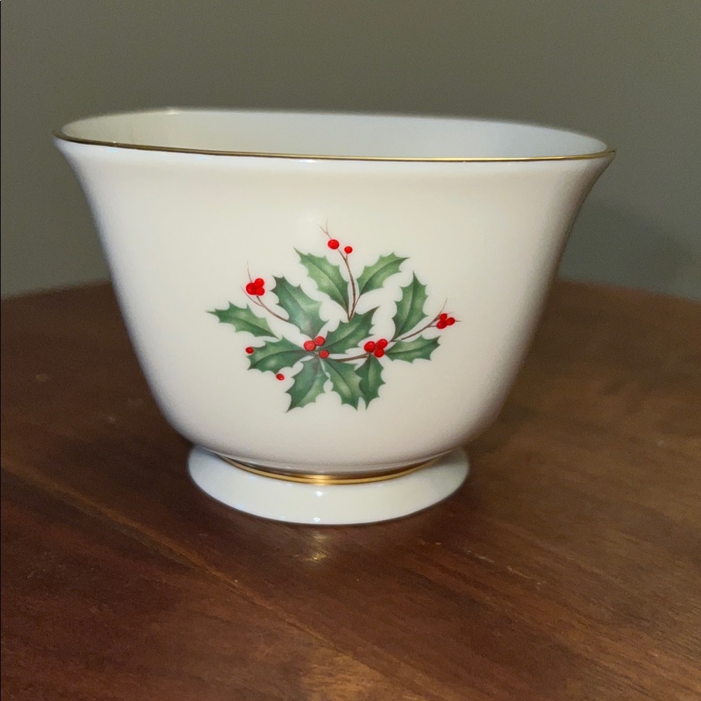 Lenox Festive Holly Porcelain Candy/Nut Dish with Gold Trim - EC
